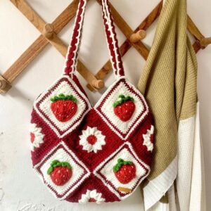 Sac en crochet avec des fraises "Capucine"